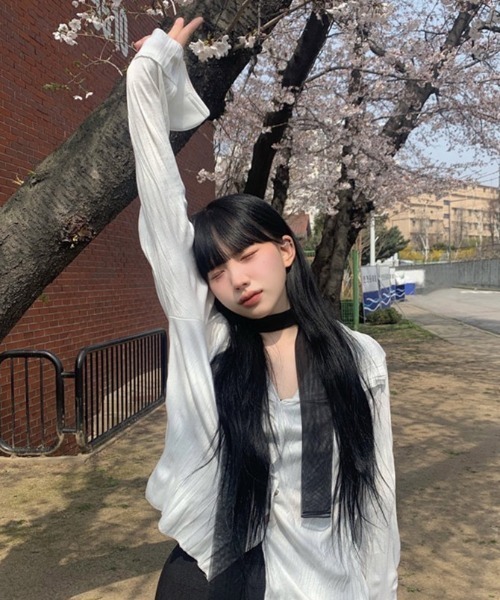 anyonemore(エニワンモア)の「イケラインリンクルオープンシャツ(シャツ/ブラウス・レディース・チャコール/ブラック/ホワイト・FREE)」の2枚目の写真
