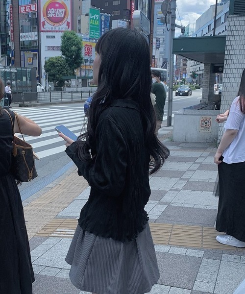 anyonemore(エニワンモア)の「イケラインリンクルオープンシャツ(シャツ/ブラウス・レディース・チャコール/ブラック/ホワイト・FREE)」の12枚目の写真