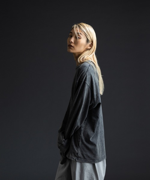 COLONY 2139(コロニートゥーワンスリーナイン)の「【paradigm】バイオ加工クルーネックフェードT(Tシャツ/カットソー・メンズ・チャコールグレー/ライトグレー・MEDIUM/LARGE/X-LARGE)」の10枚目の写真