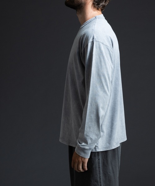 COLONY 2139(コロニートゥーワンスリーナイン)の「【paradigm】バイオ加工クルーネックフェードT(Tシャツ/カットソー・メンズ・チャコールグレー/ライトグレー・MEDIUM/LARGE/X-LARGE)」の4枚目の写真