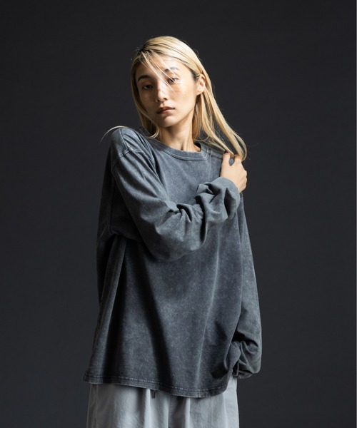 COLONY 2139(コロニートゥーワンスリーナイン)の「【paradigm】バイオ加工クルーネックフェードT(Tシャツ/カットソー・メンズ・チャコールグレー/ライトグレー・MEDIUM/LARGE/X-LARGE)」の15枚目の写真
