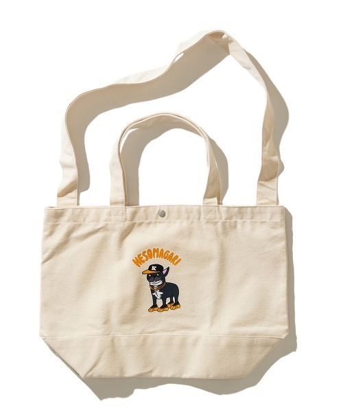 Kinetics(キネティクス)の「KINETICS 小山ゆうじろう×伊藤商店×Kinetics HESOMAGARI TOTE BAG LARGE(キネティクス へそまがり トートバッグ ラージ)(トートバッグ・メンズ・アイボリー・FREE)」の2枚目の写真
