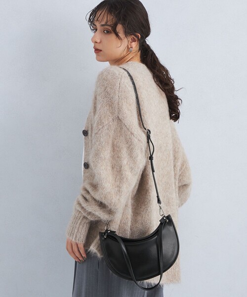 green label relaxing(グリーンレーベルリラクシング)の「ハーフムーン 2WAY バッグ(ショルダーバッグ・レディース・ブラック/ナチュラル・FREE)」の4枚目の写真