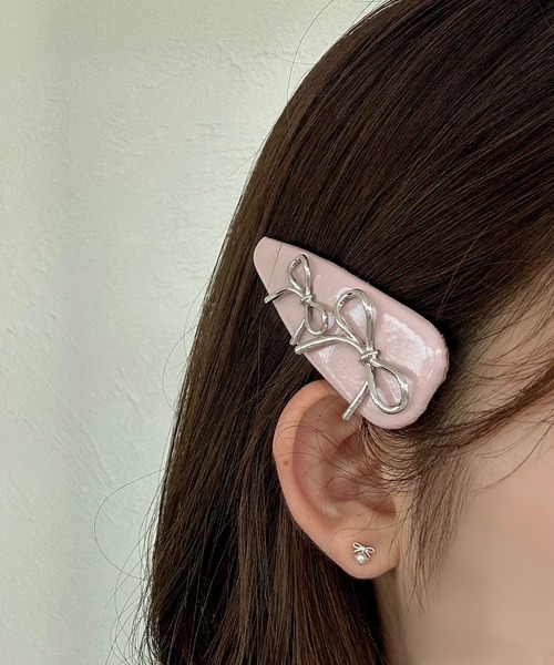 apres jour mignon(アプレジュールミニョン)の「【apresjour mignon×ARIAZ】メタルリボンカラーヘアピン(ヘアピン・レディース・ブラック/オフホワイト/ライトブルー/ピンク・ONESIZE)」の4枚目の写真