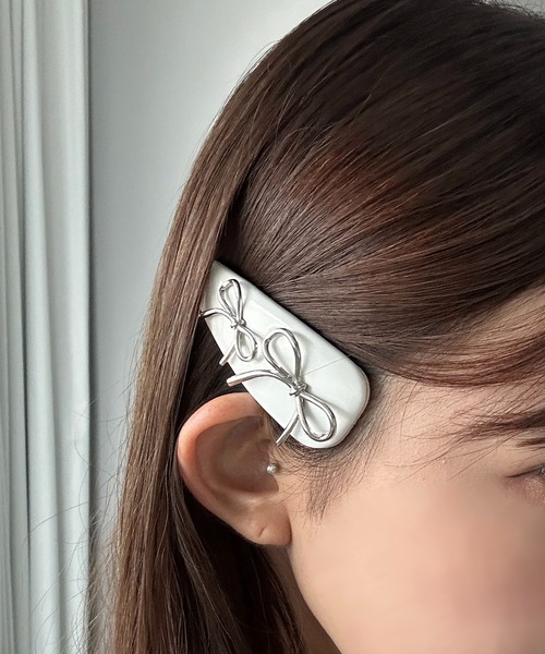 apres jour mignon(アプレジュールミニョン)の「【apresjour mignon×ARIAZ】メタルリボンカラーヘアピン(ヘアピン・レディース・ブラック/オフホワイト/ライトブルー/ピンク・ONESIZE)」の6枚目の写真
