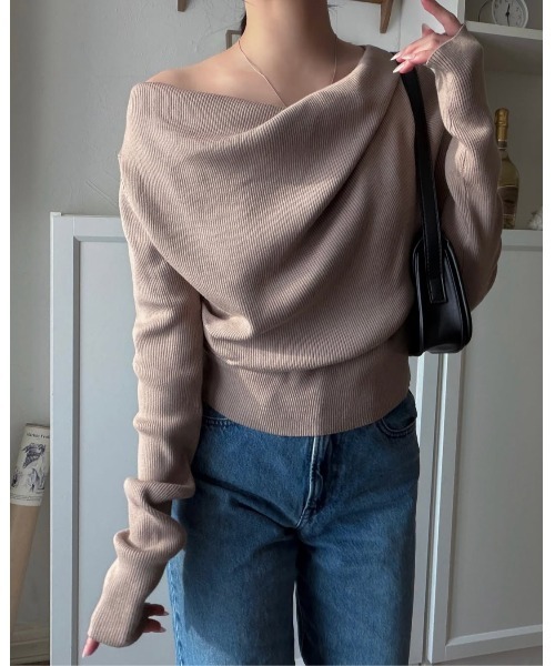 classicalelf（クラシカルエルフ）の「程よい肌魅せで「あざと可愛い」♪ 胸元 ドレープ デザイン きれいめニット（長袖）（ニット/セーター・レディース・ブラック/グレイッシュベージュ/グレー/オフホワイト・LARGE/MEDIUM/SMALL/X-LARGE）」の21枚目の写真