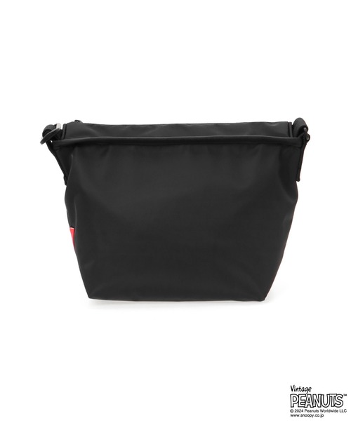 Manhattan Portage（マンハッタンポーテージ）の「Nylon Messenger Bag JR Flap Zipper Pocket PEANUTS FW2024（メッセンジャーバッグ・レディース・ブラック・SMALL）」の9枚目の写真