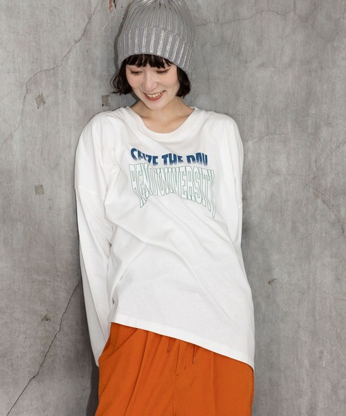 niko and...(ニコアンド)の「アソートロゴ BIGTシャツ(Tシャツ/カットソー・レディース・ネイビー/チャコール/ナチュラル/オフホワイト・FREE)」の7枚目の写真