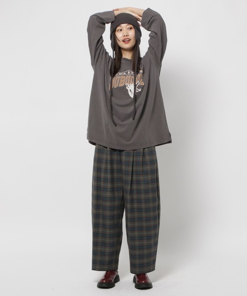 niko and...(ニコアンド)の「アソートロゴ BIGTシャツ(Tシャツ/カットソー・レディース・ネイビー/チャコール/ナチュラル/オフホワイト・FREE)」の20枚目の写真