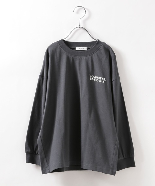 BAYFLOW（ベイフロー）の「[綿100%] アソートロゴBIGTシャツ(KIDS)（Tシャツ/カットソー・キッズ・グリーン/ピンク/チャコール/オフホワイト・130cm/110cm/140cm/150cm/120cm）」の3枚目の写真