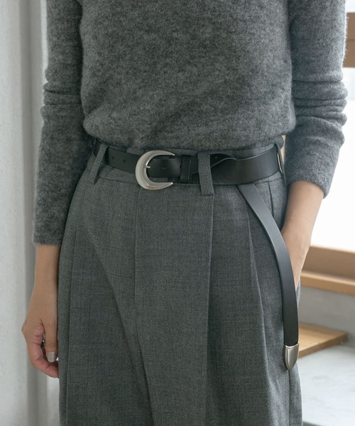 URBAN RESEARCH（アーバンリサーチ）の「オーバルバックルレザーベルト（ベルト・レディース・ブラック/ブラウン系その他・-）」の2枚目の写真