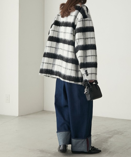 BONLECILL(ボンルシール)の「シャギーチェックジャケットコート(ピーコート・レディース・ベージュ/ワイン/オフホワイト・FREE)」の10枚目の写真