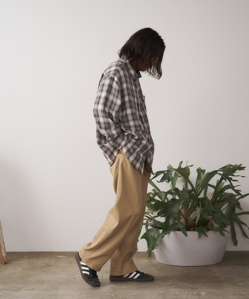 ROOPTOKYO（ループトウキョウ）の「ツータックフレンチチノパンツ（チノパンツ・メンズ・ブラック/ネイビー/ベージュ/モスグリーン・マルチサイズ）」の2枚目の写真