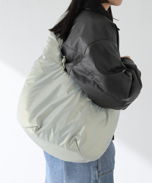 CONTROL FREAK / CTFK(コントロールフリーク)の「CONTROL FREAK / コントロールフリーク オーロラpuffショルダーバッグ(ショルダーバッグ・レディース・ブラック/スカイブルー/アイボリー・FREE)」の12枚目の写真