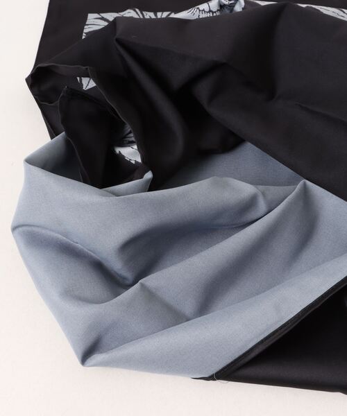 LAZY SUSAN（レイジースーザン）の「スカーフバッグ　ボタニカ（エコバッグ/サブバッグ・レディース・ブラック・FREE）」の5枚目の写真