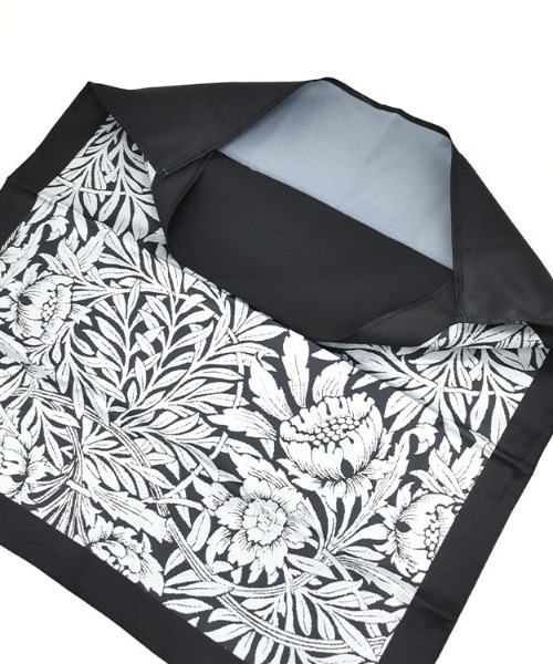 LAZY SUSAN（レイジースーザン）の「スカーフバッグ　ボタニカ（エコバッグ/サブバッグ・レディース・ブラック・FREE）」の8枚目の写真