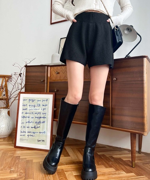 moment+（モーメントプラス）の「ショートニットパンツ（その他パンツ