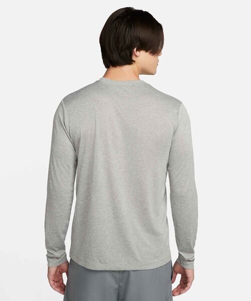 NIKE(ナイキ)の「ナイキ Dri-FIT レジェンド メンズ ロングスリーブ フィットネストップ / Nike Dri-FIT Legend Men's Long-Sleeve Fitness Top DX0994-063 Tumbled Grey(Tシャツ/カットソー・メンズ・グレー系その他・2XL/3XL/L/M/S/XL)」の2枚目の写真