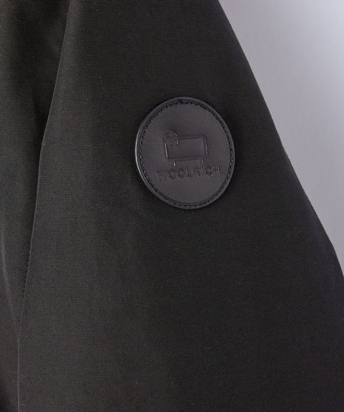 WOOLRICH（ウールリッチ）の「WOOLRICH BOULDER FAUX FUR PARKA ウールリッチ ボウルダー ファー ダウン パーカー（ダウンジャケット/コート・レディース・ブラック/ネイビー/ブラウン系1・SMALL/MEDIUM/LARGE/X-SMALL）」の6枚目の写真