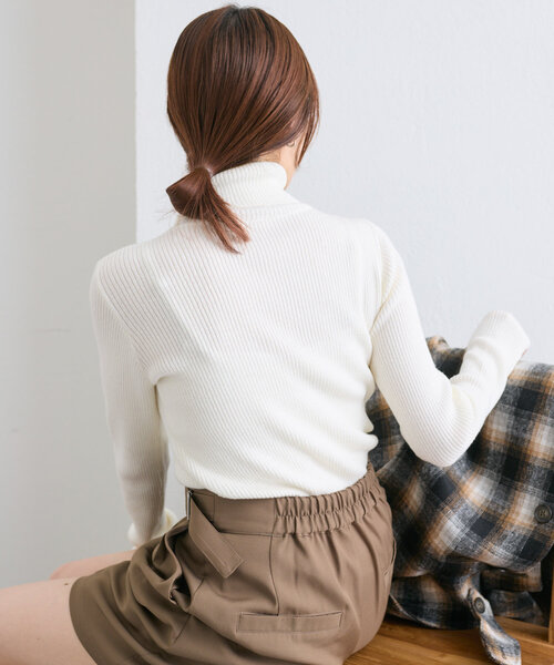 w closet（ダブルクローゼット）の「【4色展開/ラメ生地】刺繍タートルニット（ニット/セーター・レディース・ブラック/アイボリー/ボルドー/ブルー・FREE）」の17枚目の写真