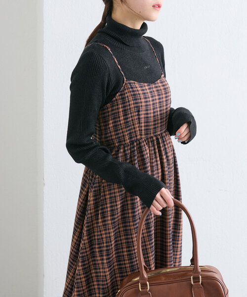 w closet（ダブルクローゼット）の「【4色展開/ラメ生地】刺繍タートルニット（ニット/セーター・レディース・ブラック/アイボリー/ボルドー/ブルー・FREE）」の22枚目の写真
