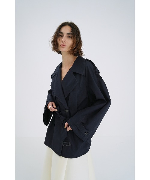 CLANE（クラネ）の「CLANE/クラネ/OVER SHORT TRENCH COAT（トレンチコート・レディース・ベージュ/ネイビー・1）」の4枚目の写真