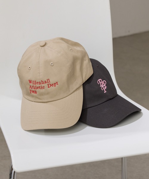 PAPILLONNER(パピヨネ)の「Regency works by papillonner/別注刺繍ロゴCAP(キャップ・レディース・ベージュ/チャコールグレー・FREE)」の1枚目の写真