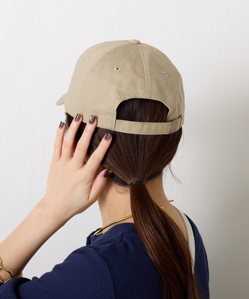 PAPILLONNER(パピヨネ)の「Regency works by papillonner/別注刺繍ロゴCAP(キャップ・レディース・ベージュ/チャコールグレー・FREE)」の8枚目の写真