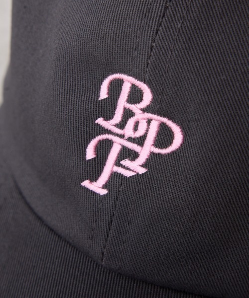 PAPILLONNER(パピヨネ)の「Regency works by papillonner/別注刺繍ロゴCAP(キャップ・レディース・ベージュ/チャコールグレー・FREE)」の20枚目の写真