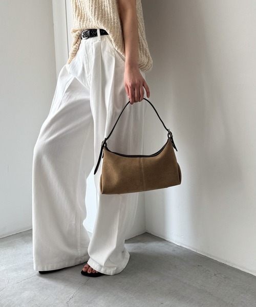 CANAL JEAN(キャナルジーン)の「diggity スエードベルトハンドバッグ(ハンドバッグ・レディース・ベージュ・ONE SIZE)」の3枚目の写真