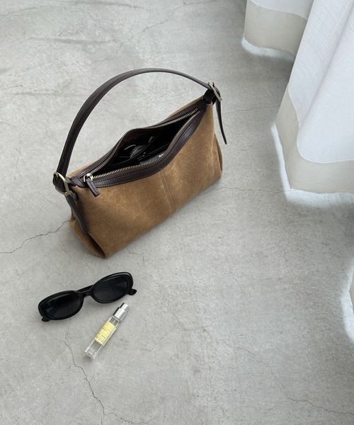 CANAL JEAN(キャナルジーン)の「diggity スエードベルトハンドバッグ(ハンドバッグ・レディース・ベージュ・ONE SIZE)」の14枚目の写真