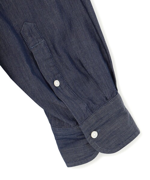 J.PRESS YORK STREET（ジェイプレスヨークストリート）の「【UNISEX】コットンライトオンスデニム シャツ / B.D.（シャツ/ブラウス・メンズ・ホワイト系/ネイビー系・SMALL/MEDIUM/LARGE）」の5枚目の写真
