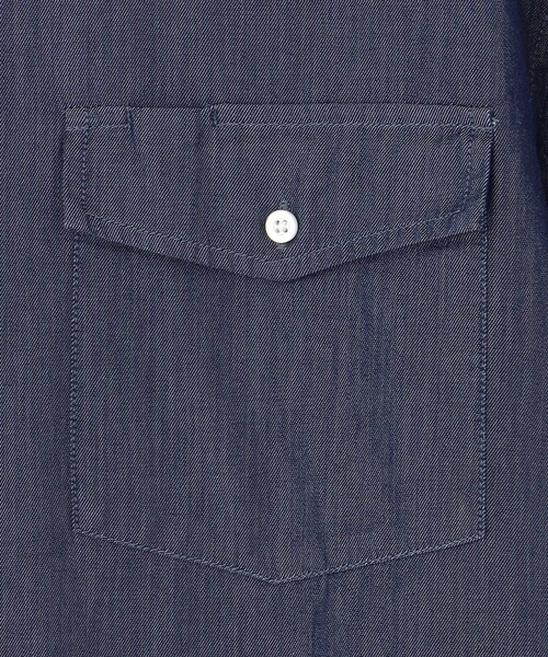 J.PRESS YORK STREET（ジェイプレスヨークストリート）の「【UNISEX】コットンライトオンスデニム シャツ / B.D.（シャツ/ブラウス・メンズ・ホワイト系/ネイビー系・SMALL/MEDIUM/LARGE）」の6枚目の写真