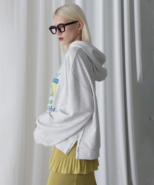 パーカー (OKIRAKU×ROSEBUD)GRAPHIC HOODED SWEAT レディース ROSE BUD パーカー (OKIRAKU×ROSEBUD)GRAPHIC HOODED SWEAT
