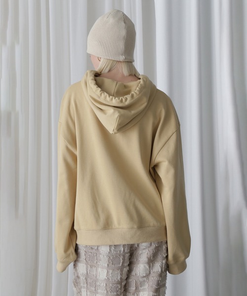 ROSE BUD（ローズバッド）の「(OKIRAKU×ROSEBUD)GRAPHIC HOODED SWEAT（パーカー・レディース・ベージュ/グレー・ONE SIZE）」の22枚目の写真