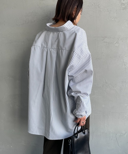 JEANS FACTORY Clothes（ジーンズファクトリークローズ）の「[Jeans Factory Clothes/ジーンズファクトリークローズ] ビッグシルエット ボタンダウンシャツ（シャツ/ブラウス・レディース・ブラック/ネイビー/イエロー/ホワイト×ブラック/ホワイト×ネイビー/ブルー・M/L）」の2枚目の写真