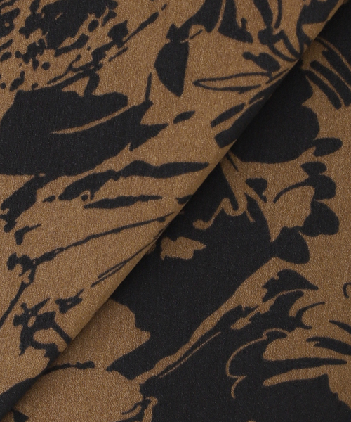 JOURNAL STANDARD relume（ジャーナルスタンダード　レリューム）の「《再入荷！》【洗濯機洗い可能】大きな花柄で大人カジュアルに仕上がる。コントラストフラワープリントパンツ（その他パンツ・レディース・ブラック/アイボリー/グリーン・FREE）」の12枚目の写真