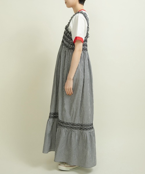 Dot&Stripes CHILD WOMAN(ドットアンドストライプス チャイルドウーマン)の「60sギンガム スモッキングワンピース(ワンピース・レディース・ブラック/レッド・FREE)」の16枚目の写真