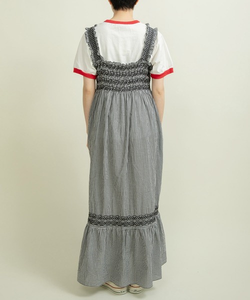 Dot&Stripes CHILD WOMAN(ドットアンドストライプス チャイルドウーマン)の「60sギンガム スモッキングワンピース(ワンピース・レディース・ブラック/レッド・FREE)」の17枚目の写真