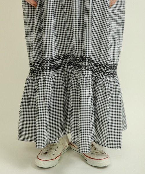 Dot&Stripes CHILD WOMAN(ドットアンドストライプス チャイルドウーマン)の「60sギンガム スモッキングワンピース(ワンピース・レディース・ブラック/レッド・FREE)」の22枚目の写真