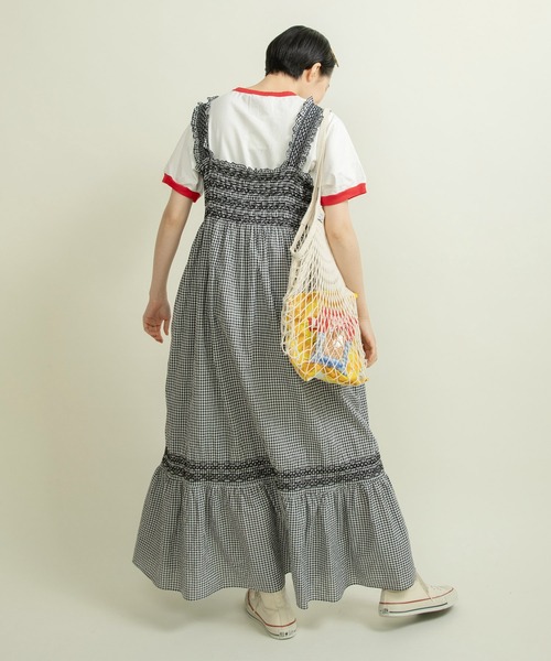 Dot&Stripes CHILD WOMAN(ドットアンドストライプス チャイルドウーマン)の「60sギンガム スモッキングワンピース(ワンピース・レディース・ブラック/レッド・FREE)」の10枚目の写真