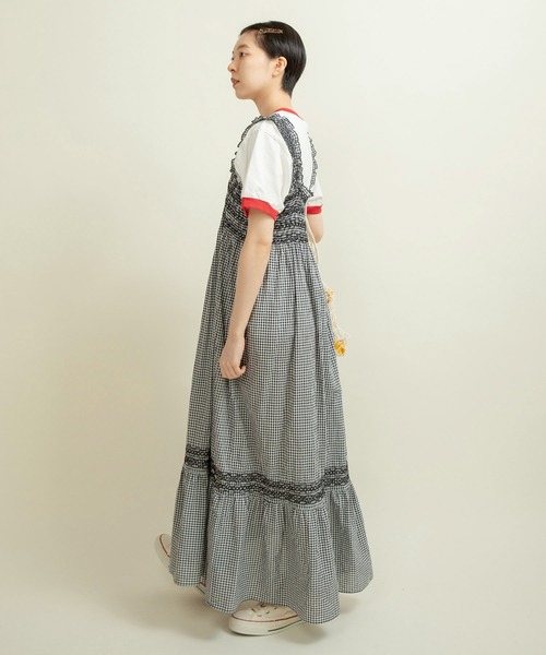 Dot&Stripes CHILD WOMAN(ドットアンドストライプス チャイルドウーマン)の「60sギンガム スモッキングワンピース(ワンピース・レディース・ブラック/レッド・FREE)」の9枚目の写真