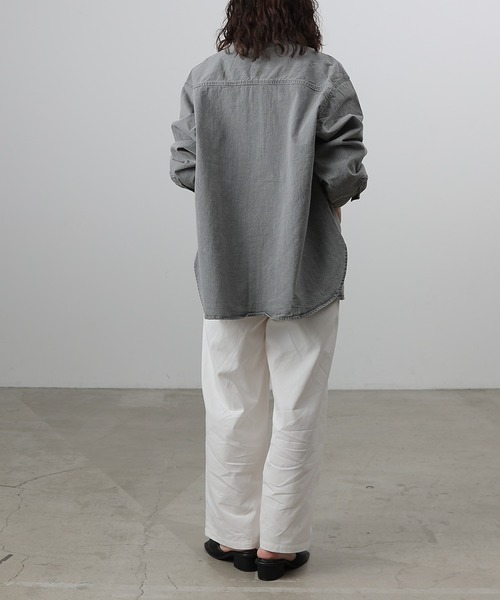 COLONY 2139(コロニートゥーワンスリーナイン)の「イージーデニムパンツ(デニムパンツ・レディース・ブラウン/オフホワイト/ネイビー・MEDIUM/SMALL)」の11枚目の写真