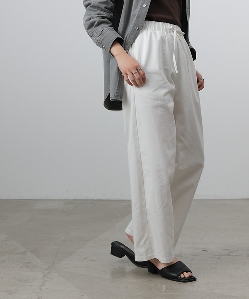 COLONY 2139(コロニートゥーワンスリーナイン)の「イージーデニムパンツ(デニムパンツ・レディース・ブラウン/オフホワイト/ネイビー・MEDIUM/SMALL)」の7枚目の写真