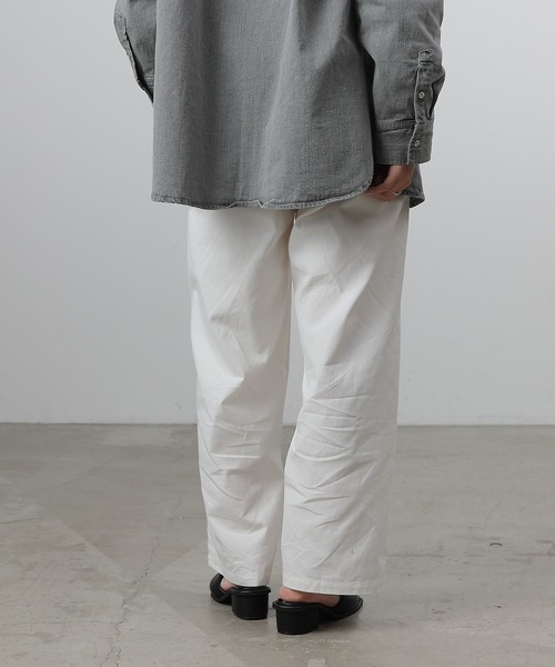 COLONY 2139(コロニートゥーワンスリーナイン)の「イージーデニムパンツ(デニムパンツ・レディース・ブラウン/オフホワイト/ネイビー・MEDIUM/SMALL)」の8枚目の写真