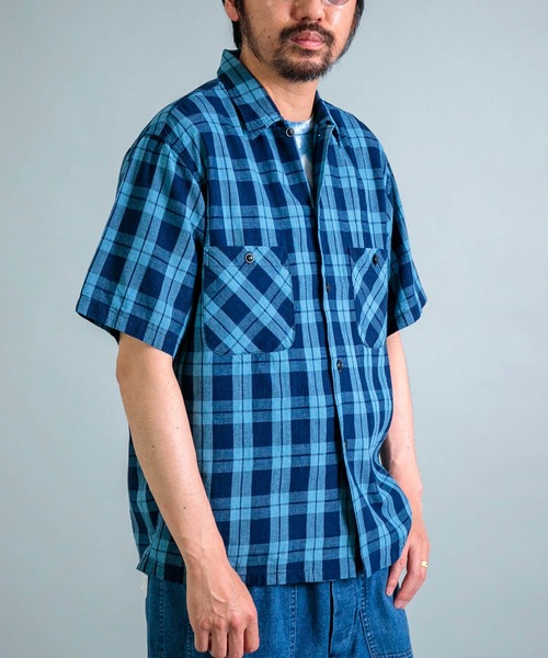 OMNIGOD（オムニゴッド）の「[OMNIGOD mens / オムニゴッド] インディゴ綿麻チェック ショートスリーブボックスシャツ（シャツ/ブラウス・メンズ・ブルー系その他・2/3/4）」の2枚目の写真