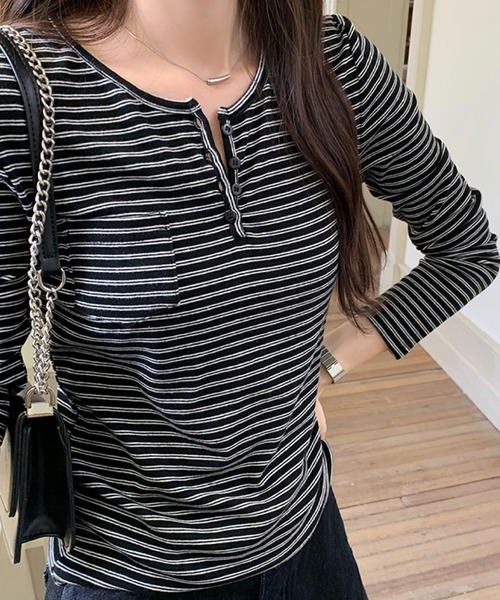 2ly2（トゥーリートゥー）の「ナチュラルスタイル◎ボーダー柄ヘンリーネックトップス（Tシャツ/カットソー・レディース・ベージュ/ブラック/ホワイト/ライトグレー・FREE/SMALL/MEDIUM）」の6枚目の写真