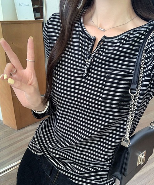 2ly2（トゥーリートゥー）の「ナチュラルスタイル◎ボーダー柄ヘンリーネックトップス（Tシャツ/カットソー・レディース・ベージュ/ブラック/ホワイト/ライトグレー・FREE/SMALL/MEDIUM）」の7枚目の写真