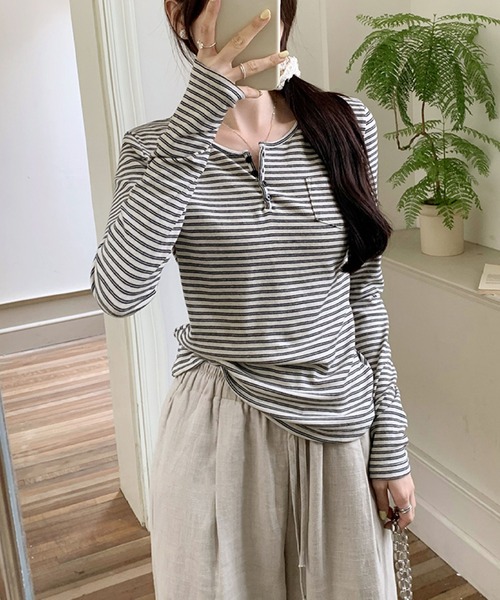2ly2（トゥーリートゥー）の「ナチュラルスタイル◎ボーダー柄ヘンリーネックトップス（Tシャツ/カットソー・レディース・ベージュ/ブラック/ホワイト/ライトグレー・FREE/SMALL/MEDIUM）」の18枚目の写真