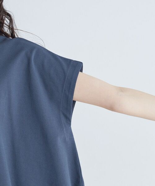 conges payes ADIEU TRISTESSE（コンジェ ペイエ アデュートリステス）の「フレアーポロシャツ（Tシャツ/カットソー・レディース・ブラウン/グレイッシュベージュ/ネイビー・FREE）」の6枚目の写真